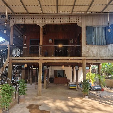Discover Kratie Homesetay Exterior photo